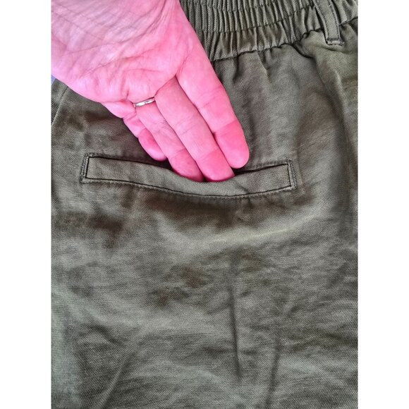 Casual Olive Green Cropped Pants With Elastic Waist & Back Faux Pockets - Size 1 - Picture 6 of 7
